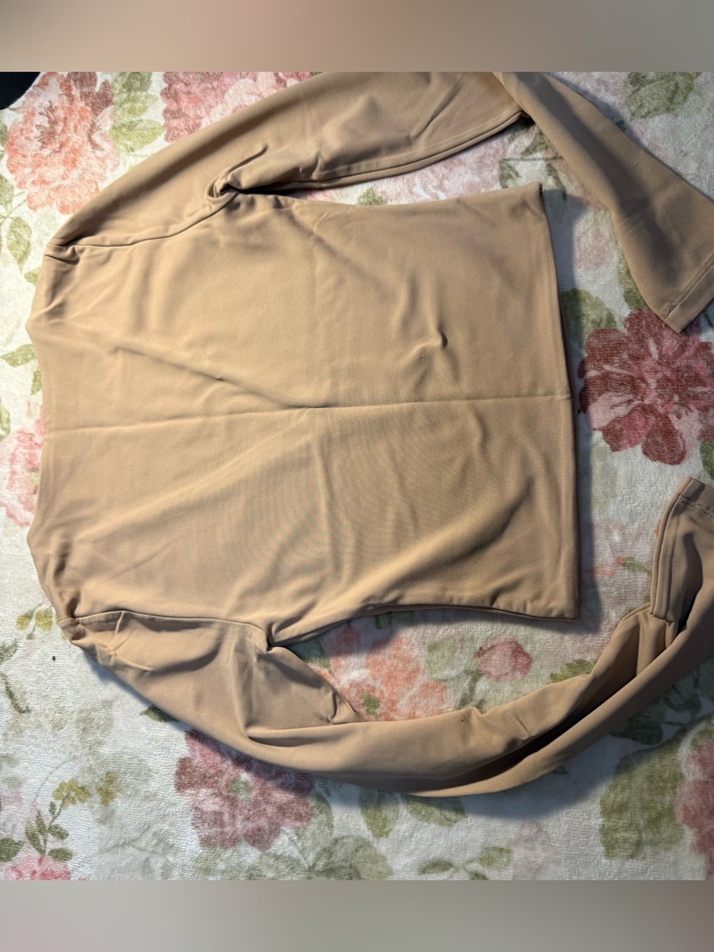 Aritzia Long Sleeve V-Neck Blouse Like New - Picture 6 of 8
